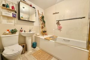 Family Bathroom- click for photo gallery